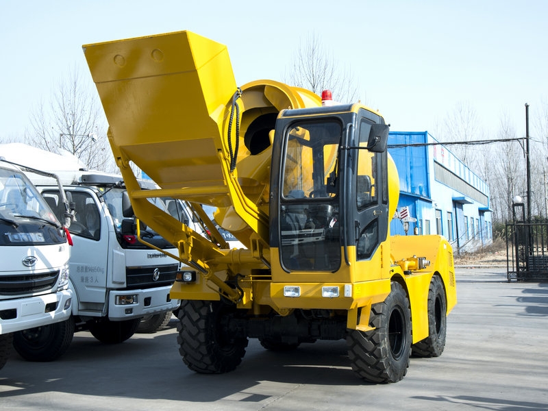 4立方自上料混凝土攪拌車(chē)