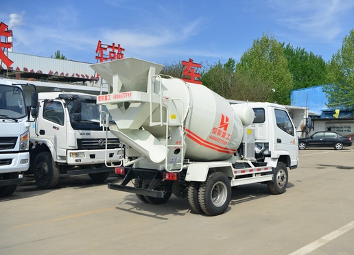 混凝土攪拌車(chē).jpg