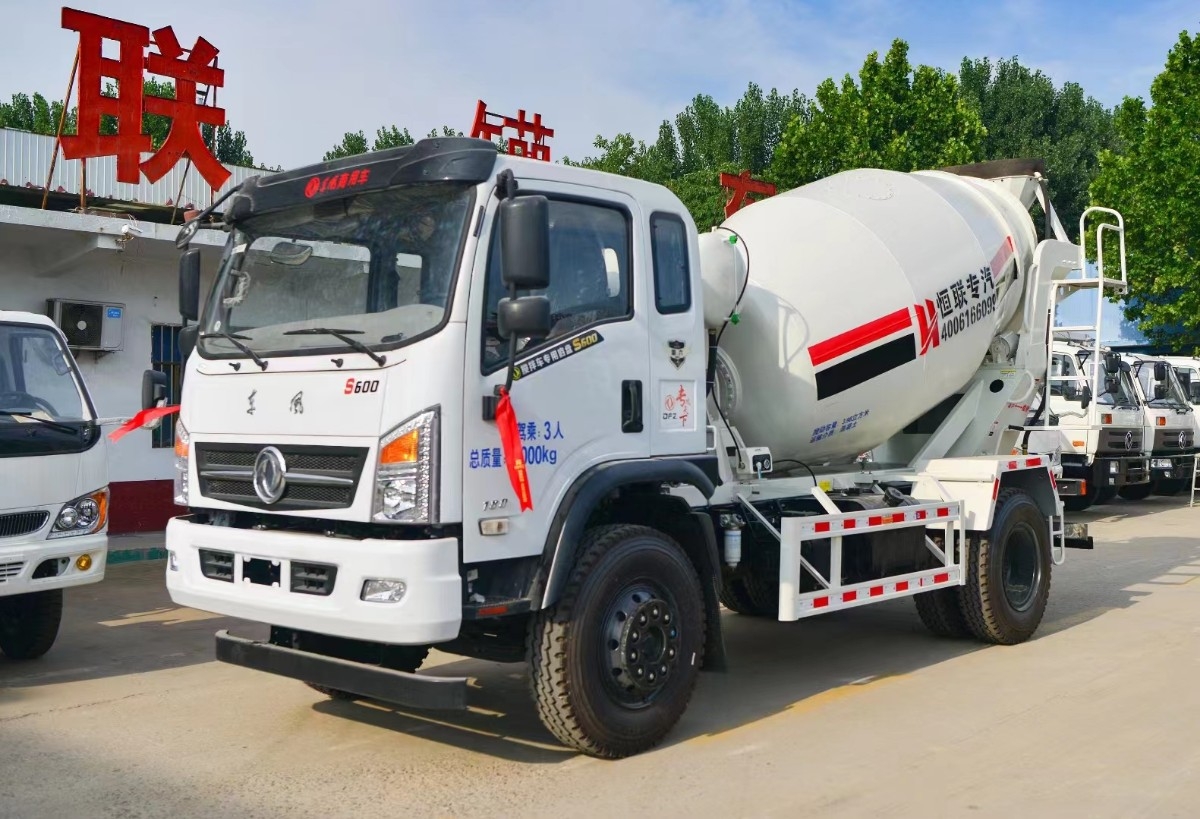 混凝土攪拌車日常維護(hù)時的要點(diǎn)有哪些